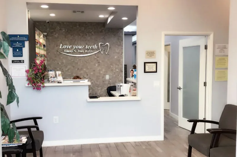 The welcoming reception area at Tammy N. Tran, D.D.S., Inc.